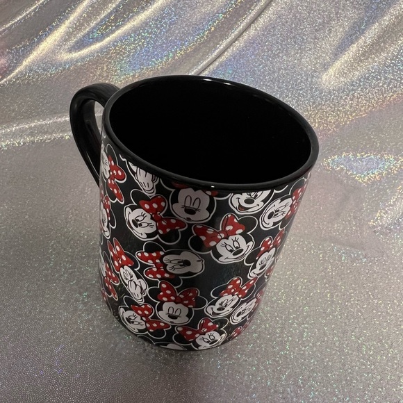 Disney Minnie Mouse black red white mug drink ware coffee tea kitchen brand new - Picture 2 of 5